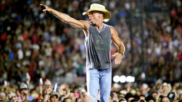 m_kennychesney2015