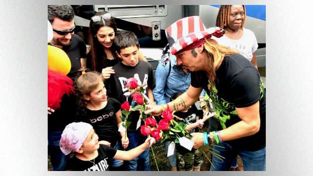m_bretmichaels630_withkids_112719
