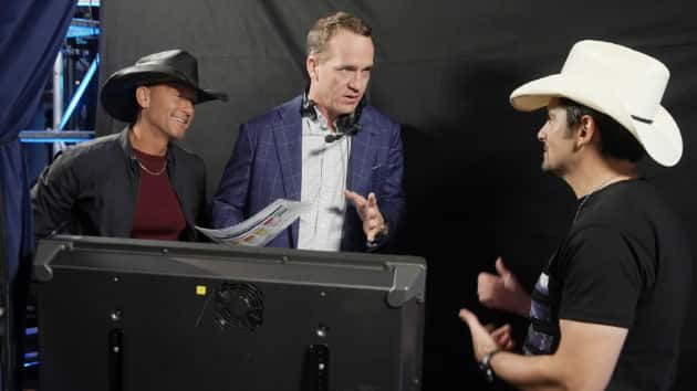 m_bradpaisleypeytonmanningtimmcgraw120219