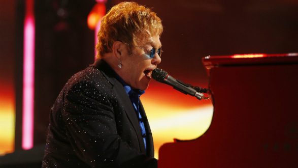 m_eltonjohn630_onkimmelatpiano_012016-2