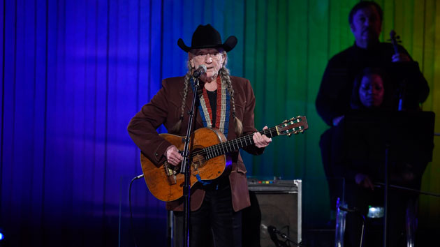 m_willienelsoncmaawards2019630