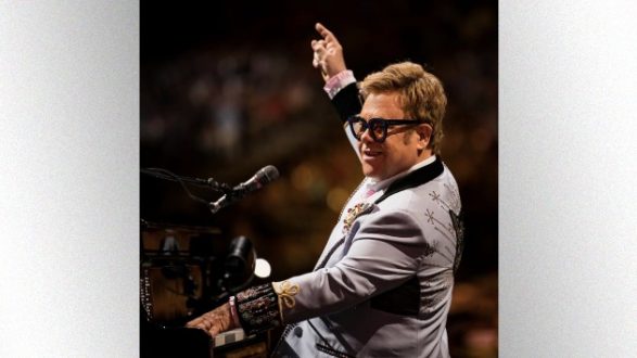 m_eltonjohnonstage2019_111319-3