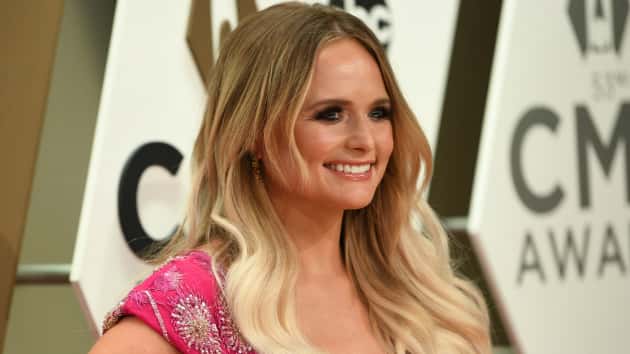 m_mirandalambertcmacarpet121019-2