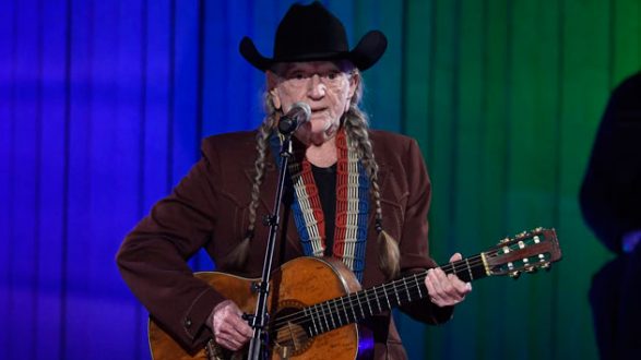 m_willienelson2019cmaawards630_01142020