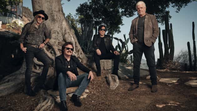 m_doobiebrotherswithmichaelmcdonald630_creditclaypatrickmcbride_111919-2