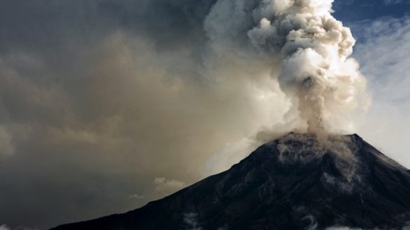 istock_012020_volcanoalaskafile