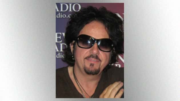 m_stevelukather630_atabcradio_cropped_020320