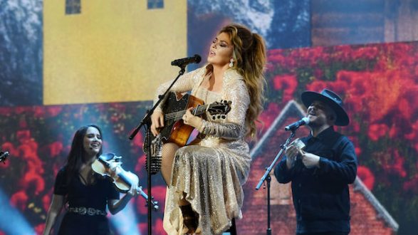 m_shaniatwainletsgodenisetruscello-2