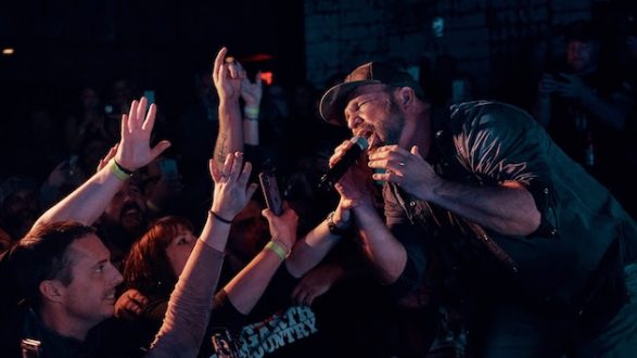 m_garthbrooksdivebarfoxborough-2