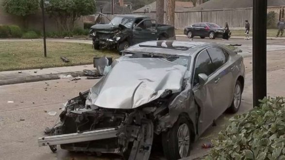 texascarcrash_hpmain_16x9_992201