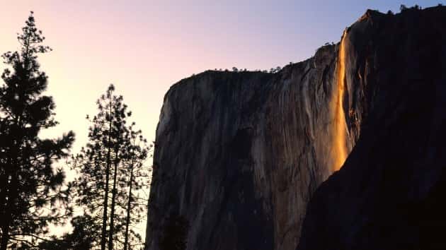 istock_21320_yosemitewaterfall