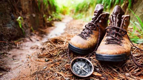 istock_22420_hikingshoes