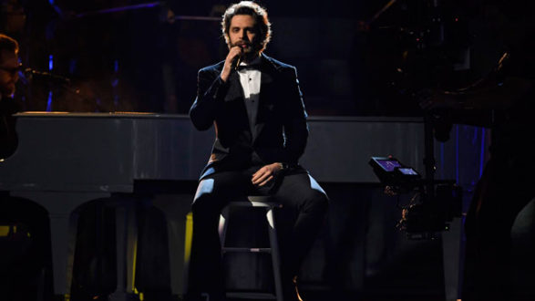 m_thomasrhettcmaawards630_03242020