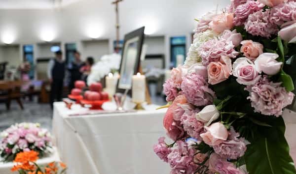 istock_032920_funeral