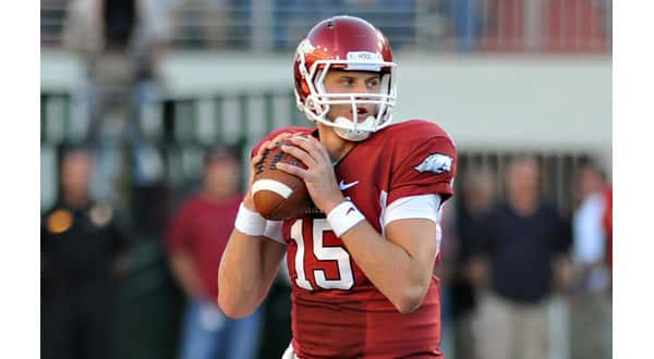 Mountain Home hires former Razorback, NFL QB as assistant football coach |  KTLO