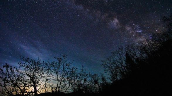 istock_042120_meteorshower