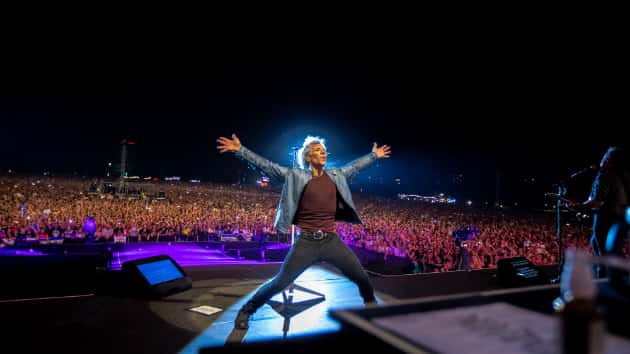 m_jonbonjovi630_onstage_creditashkelleher_050720
