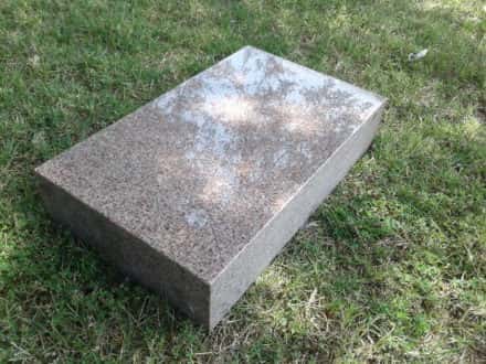 headstone2