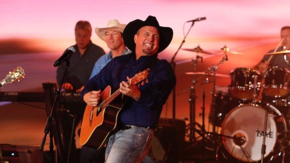 m_garthbrooks201-3