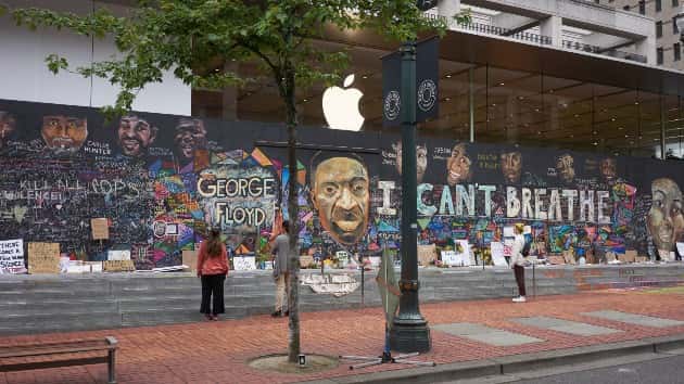 istock_61920_georgefloydmural