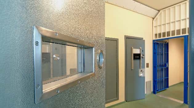 istock_070720_nycjail