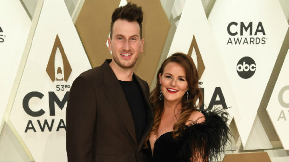m_russelldickersonwifekaileycmacarpett021220-3