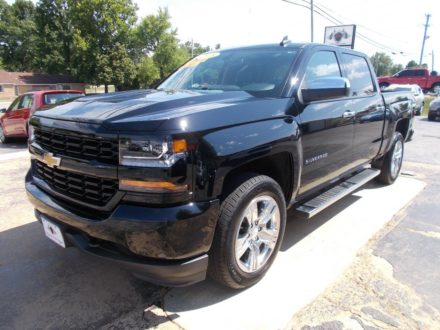 2018-chevrolet-silverado-1500-custom-4x4-4dr-crew-cab-5-8-ft-sb-2