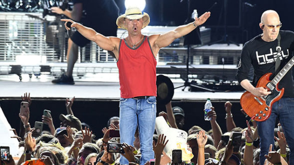 getty_kennychesney_101520