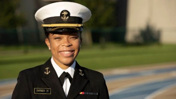 first-black-female-navy-commander-01-ht-llr-201110_1605039655439_hpmain_16x9_992201