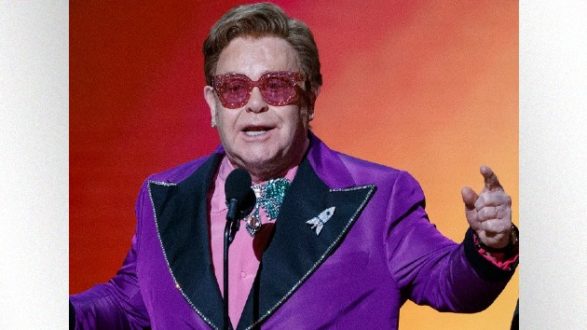 m_eltonjohnpointing_112020
