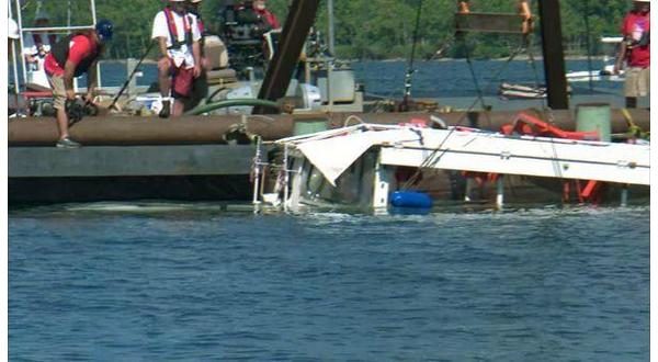 wireready_12-11-2020-10-26-09_00017_duckboatsinking