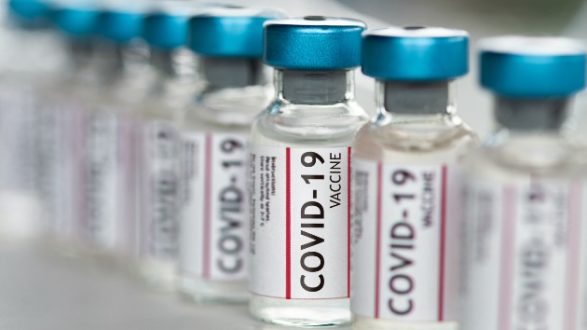 Long lines for COVID-19 vaccines build in Florida, Tennessee, Puerto