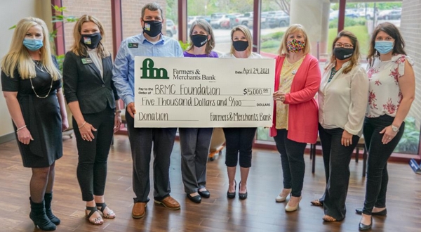Farmers and Merchants Bank presents gift to Baxter Regional Medical Center Foundation - Vimarsana News