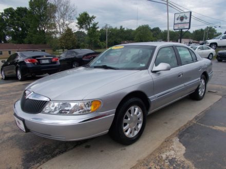 2001-lincoln-continental-base-4dr-sedan-2