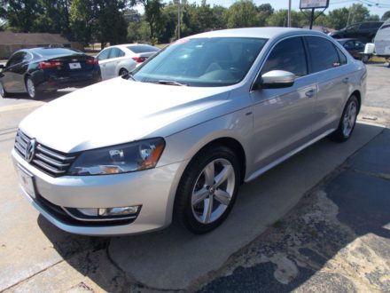 2015-volkswagen-passat-1-8t-s-4dr-sedan-6a