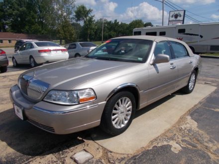 2003-lincoln-town-car-executive-4dr-sedan-4