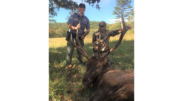 First elk taken by archery in Missouri found by bear hunter - Vimarsana News