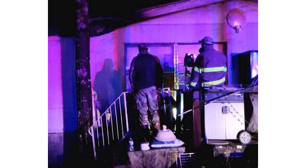 4 escape house fire - Vimarsana News
