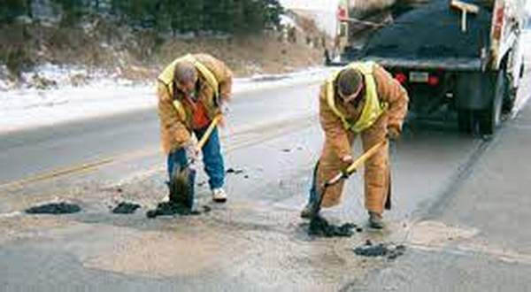 Be alert for potholes, Missouri road crews fixing them - Vimarsana News