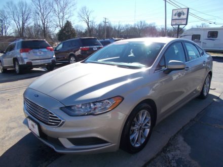 2017-ford-fusion-se-4dr-sedan-2