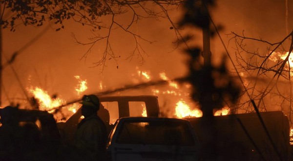 Small Missouri town 'devastated' by wildfire Saturday - Vimarsana News