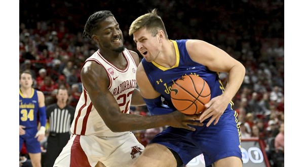 Council scores 19, leads No. 9 Arkansas past South Dakota State - Vimarsana News