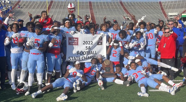 L.R. Parkview wins 1st state football title in 44 years | KTLO