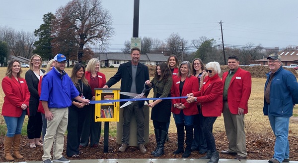 Little Free Library now at Hickory Park - Vimarsana News