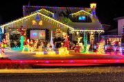 wireready_12-18-2022-12-30-09_00017_christmaslightsonhouse