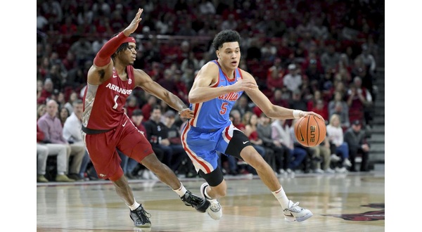 No. 25 Arkansas snaps 4-game skid, beats Ole Miss - Vimarsana News