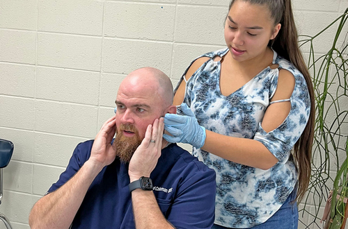 Coleman teaches introduction to dentistry course at MHHS KTLO Coleman teaches introduction to dentistry course at MHHS KTLO