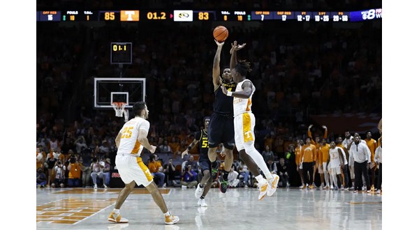 Gholston's 3-pointer at buzzer lifts Missouri over No. 6 Tennessee - Vimarsana News