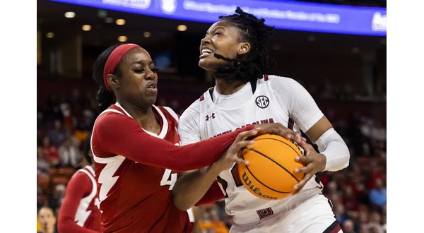 No. 1 Gamecocks stay perfect, top Hogs at SEC Women's Tournament - Vimarsana News