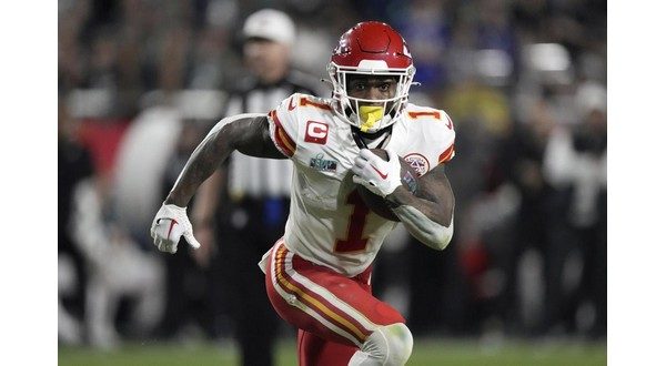 Chiefs re-sign McKinnon, decline 5th year on Edwards-Helaire